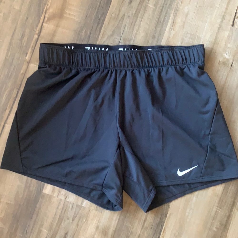 Women’s Nike dry fit shorts size M
